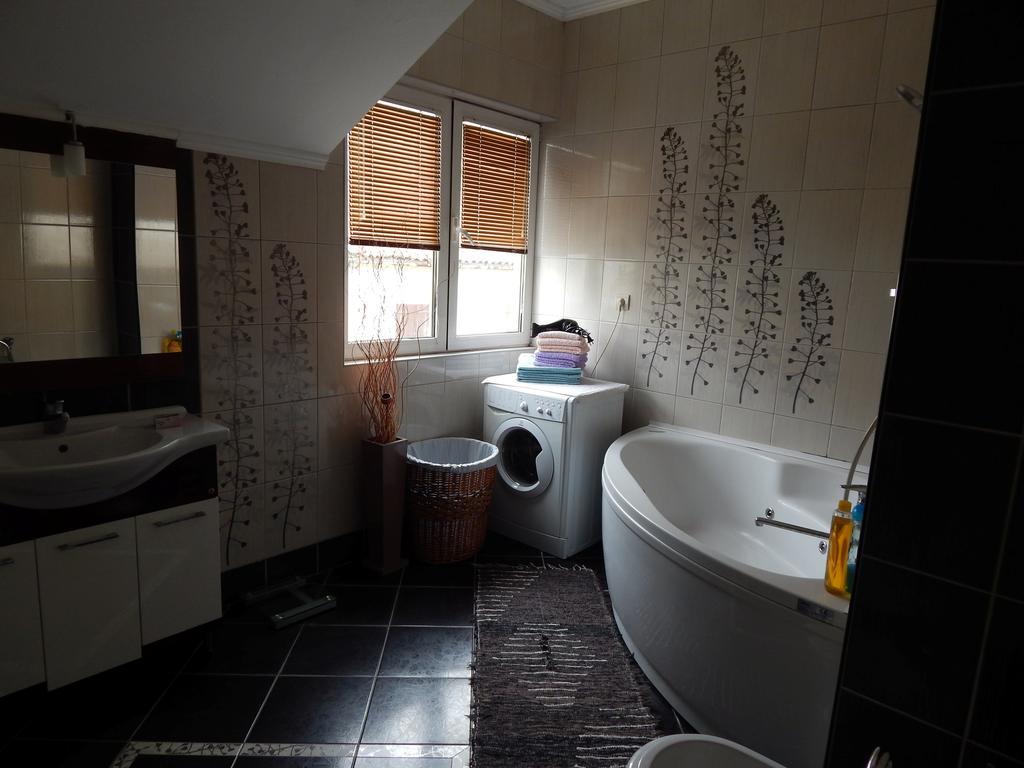 Apartments Sun House Herceg Novi Exterior photo
